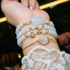 Chuỗi phỉ thuý trắng 6.5mm mix charm v18k