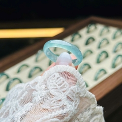 Nhẫn Lam Băng Ngọc – Vẻ Đẹp Thanh Nhã & Cổ Điển