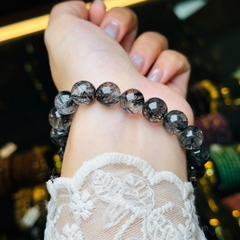 Vòng Tay Thạch Anh Tóc Đen 10mm – Quyền Năng & Sự Huyền Bí