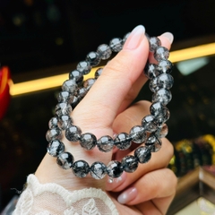 Vòng Tay Thạch Anh Tóc Đen 8mm – Quyền Năng & Sự Huyền Bí