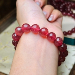 Vòng Tay Thạch Anh Dâu Tây Hồng 10-11mm – Sắc Hồng Ngọt Ngào & Năng Lượng May Mắn