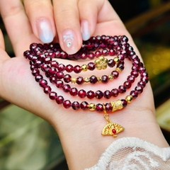 chuỗi ngọc hồng lựu cắt giác 4.5mm mix charm bạc phủ vàng