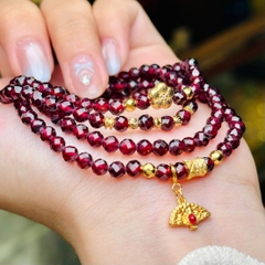 chuỗi ngọc hồng lựu cắt giác 4.5mm mix charm bạc phủ vàng