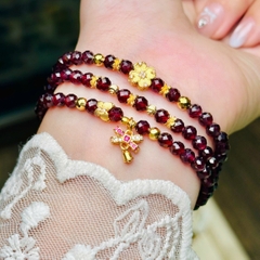 chuỗi ngọc hồng lựu cắt giác 4.5mm mix charm bạc phủ vàng