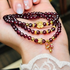 chuỗi ngọc hồng lựu cắt giác 4.5mm mix charm bạc phủ vàng