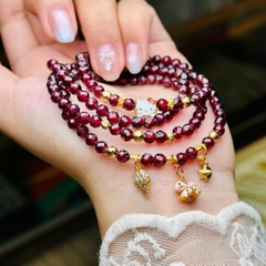 chuỗi ngọc hồng lựu cắt giác 4.5mm mix charm bạc phủ vàng