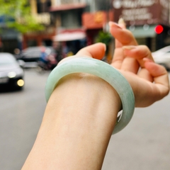 Khối phỉ thuý xanh táo type A điểm chấm hoàng phỉ