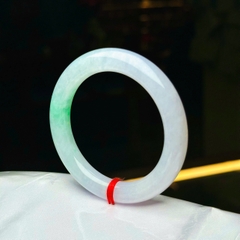 Vòng Bản Đũa Ngọc Phỉ Thúy Băng Điểm Lục – Vẻ Đẹp Thanh Tao & Quý Phái