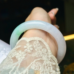 Vòng Bản Đũa Ngọc Phỉ Thúy Băng Điểm Lục – Vẻ Đẹp Thanh Tao & Quý Phái