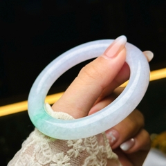 Vòng Bản Đũa Ngọc Phỉ Thúy Băng Điểm Lục – Vẻ Đẹp Thanh Tao & Quý Phái