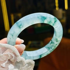 Vòng Ngọc Phỉ Thuý Băng Chủng Hoa Xanh – Vẻ Đẹp Thiên Nhiên Kỳ Diệu