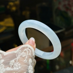 Vòng Ngọc Phỉ Thuý Băng Chủng – Vẻ Đẹp Trong Trẻo & Đẳng Cấp