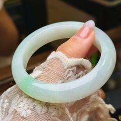 Khối Phỉ Thúy Điểm Bạch Đế Thanh - Vẻ Đẹp Sang Trọng & Đẳng Cấp