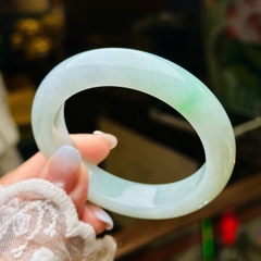 Khối Phỉ Thúy Điểm Bạch Đế Thanh - Vẻ Đẹp Sang Trọng & Đẳng Cấp