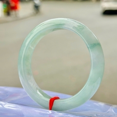 Vòng Bản Tròn Ngọc Phỉ Thúy Băng Hoa – Vẻ Đẹp Thanh Khiết & Quý Phái