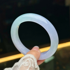 Vòng Tay Nguyên Khối Phỉ Thuý Đới Xuân Tài – Sắc Màu Thanh Tao & Sang Trọng