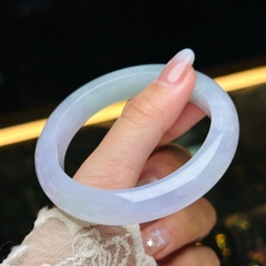 Vòng Tay Nguyên Khối Phỉ Thuý Đới Xuân Tài – Sắc Màu Thanh Tao & Sang Trọng