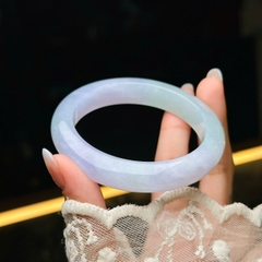 Vòng Tay Nguyên Khối Phỉ Thuý Đới Xuân Tài – Sắc Màu Thanh Tao & Sang Trọng