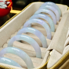 Vòng Tay Nguyên Khối Phỉ Thuý Đới Xuân Tài – Sắc Màu Thanh Tao & Sang Trọng