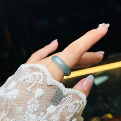 Nhẫn Lam Băng Ngọc Bản Hẹ – Vẻ Đẹp Thanh Khiết & Sang Trọng