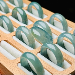 Nhẫn Lam Băng Ngọc Bản Hẹ – Vẻ Đẹp Thanh Khiết & Sang Trọng