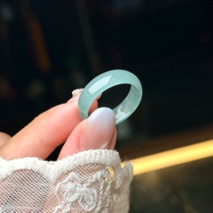 Nhẫn Lam Băng Ngọc Bản Hẹ – Vẻ Đẹp Thanh Khiết & Sang Trọng