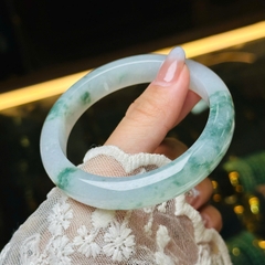 Vòng Bản Tròn Ngọc Phỉ Thúy Băng Phiêu Hoa – Tuyệt Tác Thiên Nhiên Thanh Tao