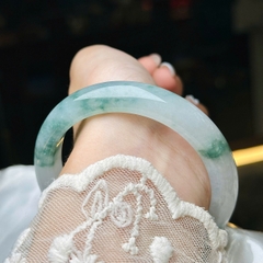 Vòng Bản Tròn Ngọc Phỉ Thúy Băng Phiêu Hoa – Tuyệt Tác Thiên Nhiên Thanh Tao