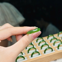 Nhẫn Ngọc Bích Xanh Táo – Vẻ Đẹp Thanh Khiết & Sang Trọng