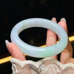 Vòng Bản Hẹ Phỉ Thúy Đới Xuân Tài Nguyên Khối – Vẻ Đẹp Thanh Khiết & Sang Trọng