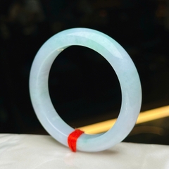 Vòng Bản Hẹ Phỉ Thúy Đới Xuân Tài Nguyên Khối – Vẻ Đẹp Thanh Khiết & Sang Trọng