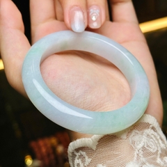 Vòng Bản Hẹ Phỉ Thúy Đới Xuân Tài Nguyên Khối – Vẻ Đẹp Thanh Khiết & Sang Trọng