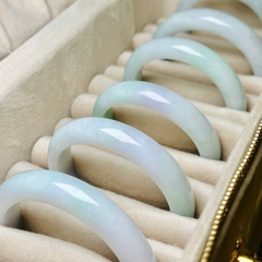 Vòng Bản Hẹ Phỉ Thúy Đới Xuân Tài Nguyên Khối – Vẻ Đẹp Thanh Khiết & Sang Trọng