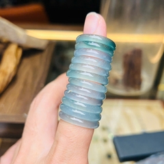 Nhẫn Phỉ Thúy Lam Băng Mảnh – Vẻ Đẹp Thanh Tao & Thuần Khiết