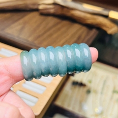 Nhẫn Phỉ Thuý Lam Băng Bản Ú – Vẻ Đẹp Sang Trọng, Đẳng Cấp