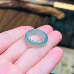 Nhẫn Phỉ Thuý Lam Băng Bản Ú – Vẻ Đẹp Sang Trọng, Đẳng Cấp