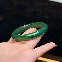 Khối Ngọc Bích Tự Nhiên – Vẻ Đẹp Quyền Quý & Vĩnh Cửu