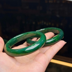 Khối Ngọc Bích Tự Nhiên – Vẻ Đẹp Quyền Quý & Vĩnh Cửu