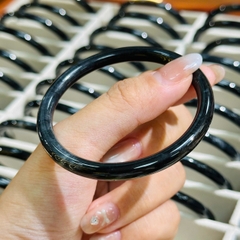 Khối Phỉ Thúy Gà Đen Bản Đũa – Vẻ Đẹp Quyền Lực & Huyền Bí