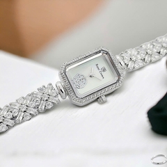 Đồng Hồ Nữ Royal Quartz 2032 Dây Thép Trắng Mặt Trắng Viền Đá