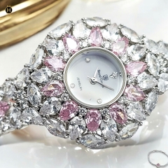Đồng Hồ Nữ Royal Crown Quartz 2035 Thép Trắng Đá Hồng