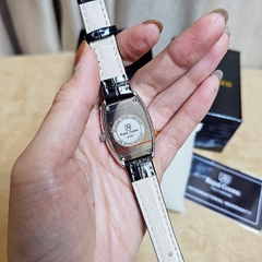 Đồng Hồ Nữ Royal Quartz 3635 Dây Da Đen Mặt Trắng Viền Đá