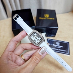 Đồng Hồ Nữ Royal Crown Quartz 3635 Dây Da Trắng Mặt Trắng Viền Đá