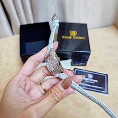 Đồng Hồ Nữ Royal Crown Quartz 3635 Dây Da Trắng Mặt Trắng Viền Đá