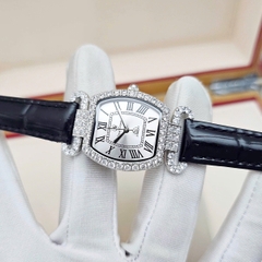 Đồng Hồ Nữ Royal Quartz 4670 Da Đen Mặt Trắng