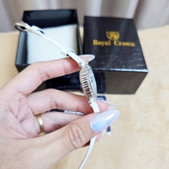 Đồng Hồ Nữ Royal Crown Quartz 6305 Dây Da Trắng Mặt Trắng Viền Đá