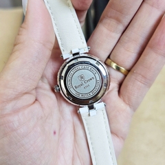 Đồng Hồ Nữ Royal Crown Quartz 6305 Dây Da Trắng Mặt Trắng Viền Đá
