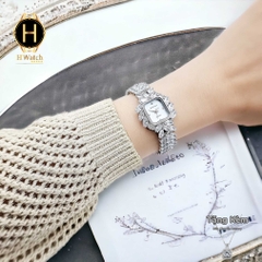 Đồng Hồ Nữ Royal Quartz 6522 Dây Thép Trắng Mặt Trắng Viền Đá Nổi Bật