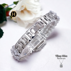 Đồng Hồ Nữ Royal Quartz 6522 Dây Thép Trắng Mặt Trắng Viền Đá Nổi Bật