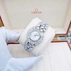 Đồng Hồ Nữ Royal Crown Quartz 8396 Thép Trắng